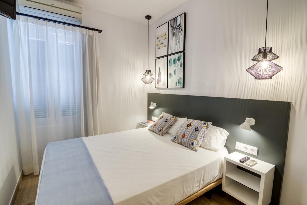 Hostal La Isla Mahón Eksteriør billede