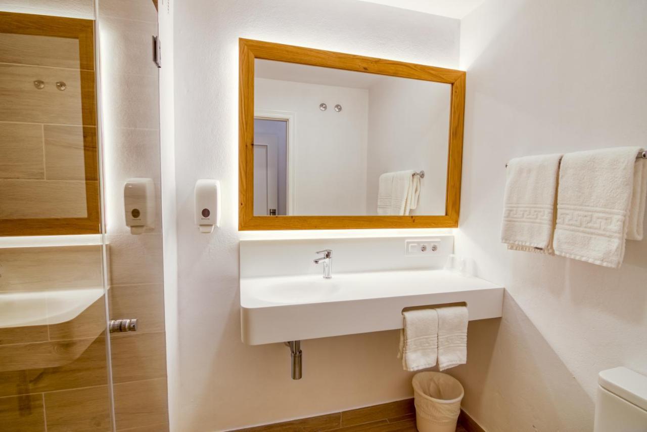 Hostal La Isla Mahón Eksteriør billede
