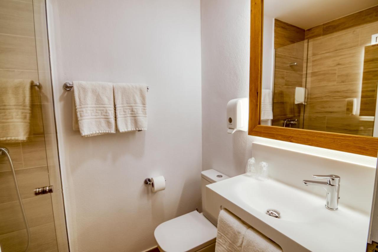 Hostal La Isla Mahón Eksteriør billede