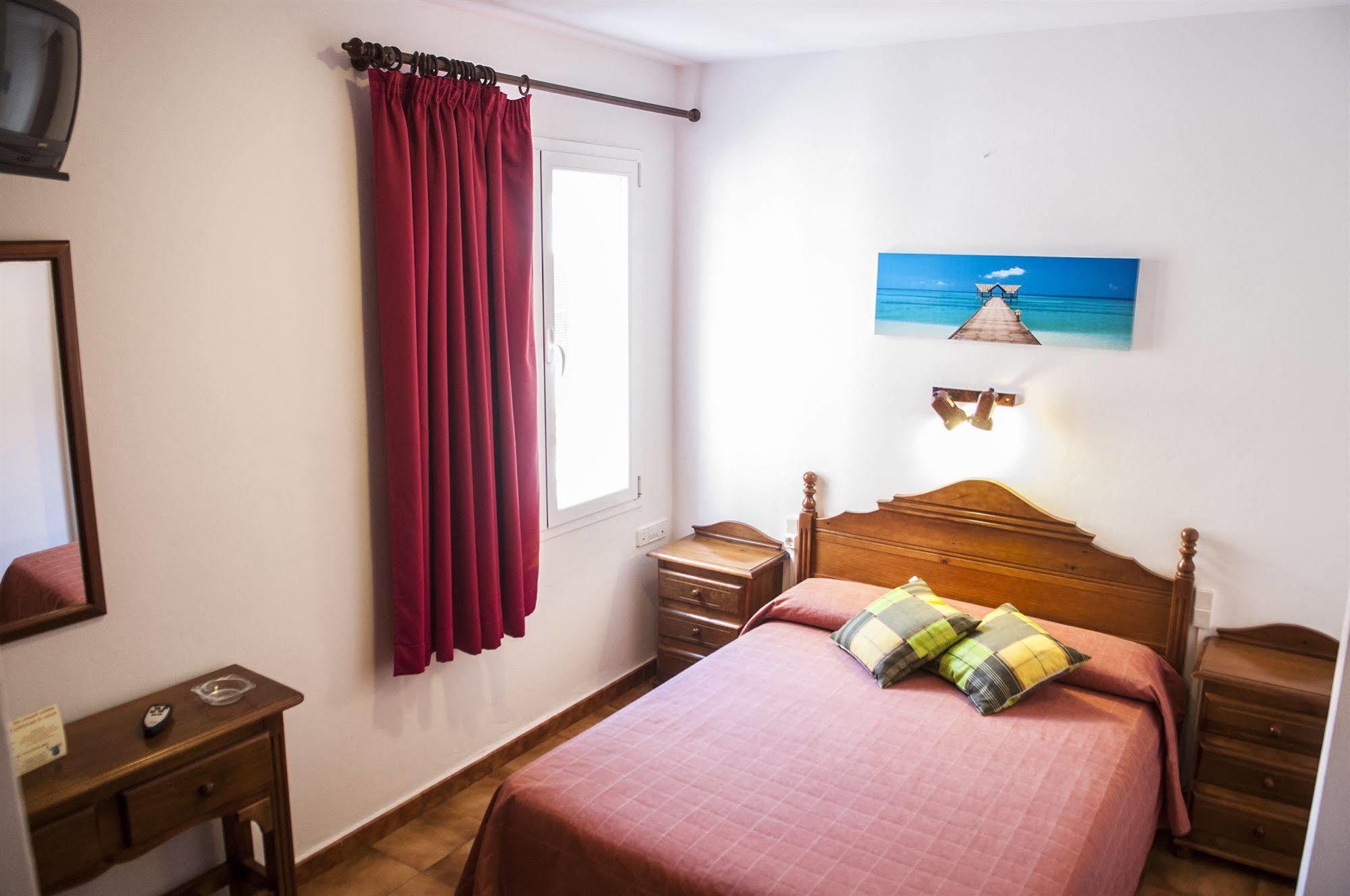 Hostal La Isla Mahón Eksteriør billede